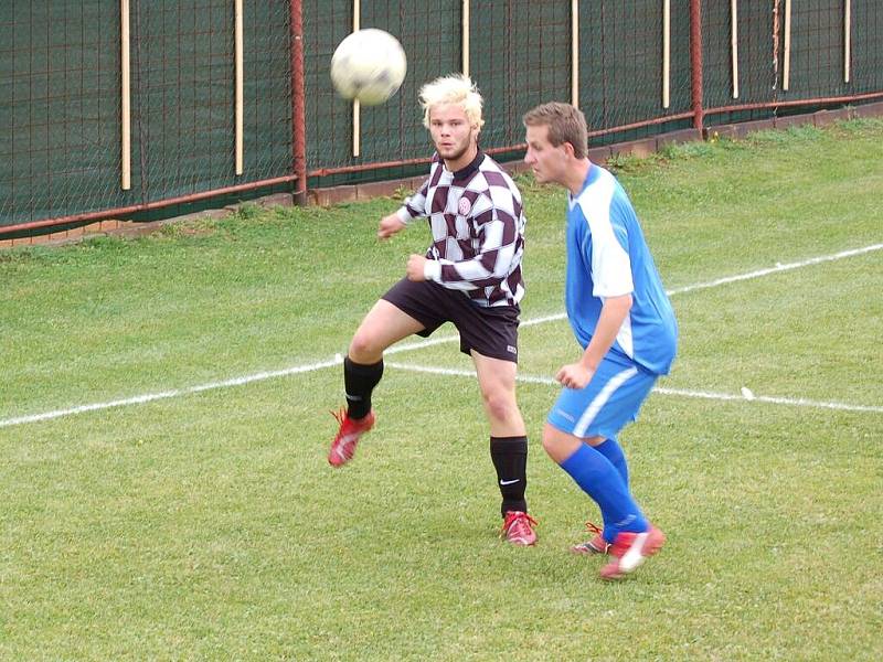 Fotbal: Lom – Ch. Újezd 0:1.