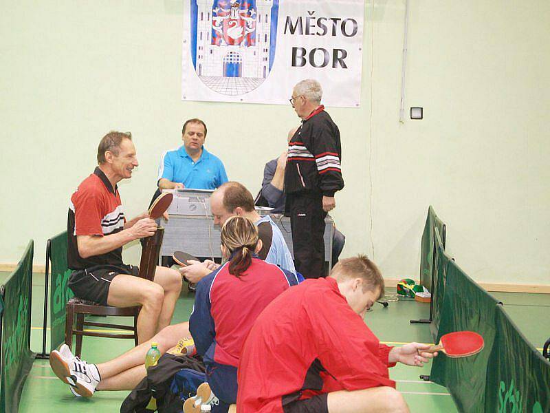 Stolní tenis – III. liga: S. Bor TeVo Eissmann – Strakonice 2:10;– Prachatice B 10:3 