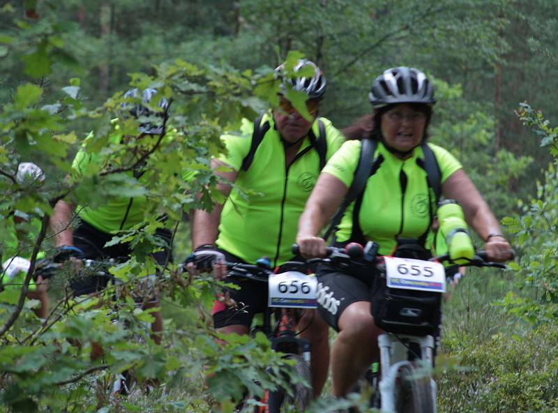 Z cyklistické soutěže v okolí Pirku.