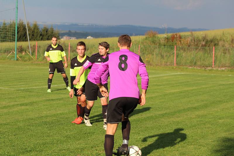 Snímky z utkání okresního přeboru druhé třídy mezi Studánkou a Lomem.