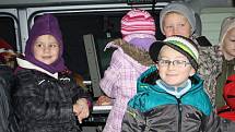 Děti z Mateřské školy Pošumavská z Tachova navštívily ve čtvrtek policii. Navštívily několik specializovaných pracovišť, prohlédly si vybení služebních vozidel, technik jim dokonce odebral otisky prstů.