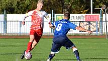 Fotbalisté FK Tachov (na snímku fotbalisté v modrých dresech).