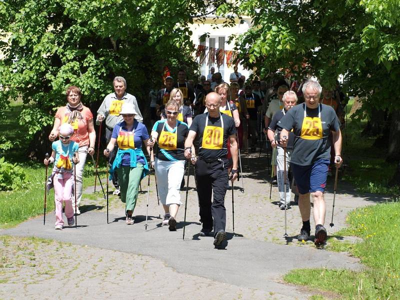 Nordic walking v Konstantinových Lázních přilákal desítky lidí