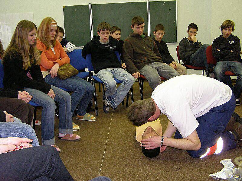 Gymnázisté si nacvičili evakuaci školy