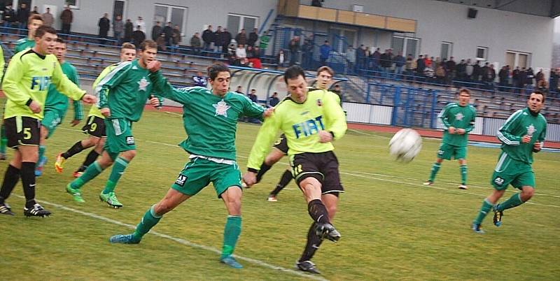 Tým FK Tachov se s podzimem nerozloučil ideálně, s Přední Kopaninou hrál 3:3.