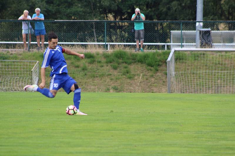 Z utkání FK Tachov - Slavia Karlovy Vary