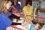 Stříbrští a kostelečtí občané pomohli Dětské klinice v Plzni