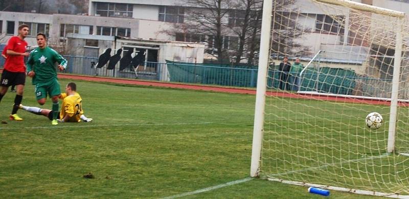 Fotbalisté FK Tachov zakončili podzimní část divize výhrou s FC MAS Táborsko B 6:2.