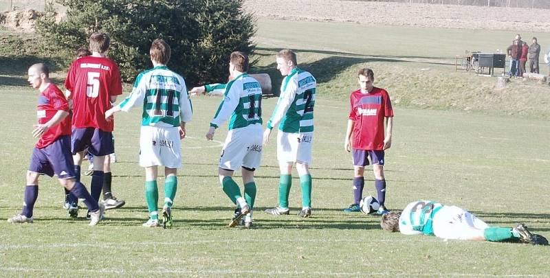 Fotbal:  V krajské soutěži 1. A třídy propadla Sparta Dlouhý Újezd v koncovce a prohrála s T. Přimda 1:2.