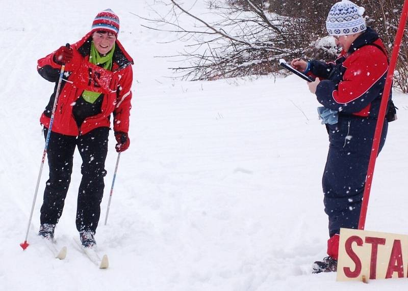 Ve Ski areálu Přimda se běžel lyžařský závod na 15 kilometrů klasickým způsobem.