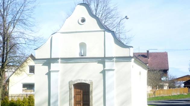 Kaple Panny Marie Královny Míru v Lomu u Tachova.