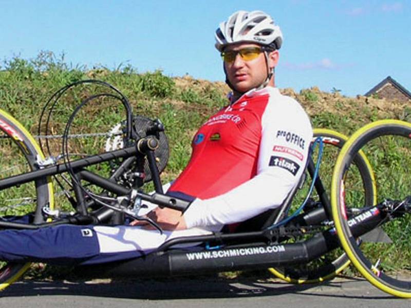 Město Stříbro hostilo Radovana Civiše, handbikového jezdce, jenž i přes své postižení jezdí za hlavní elitu v Team Handbike ČR