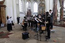 Velikonoční koncert v klášterním kostele: stará hudba i operní zpěv