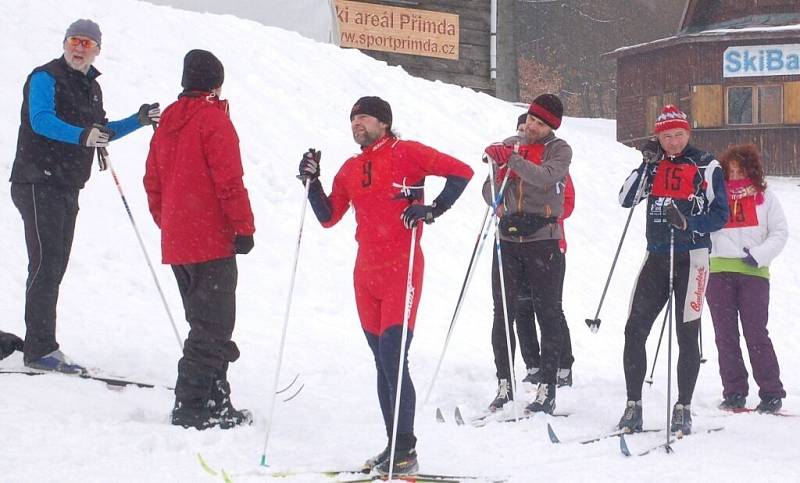 Ve Ski areálu Přimda se běžel lyžařský závod na 15 kilometrů klasickým způsobem.