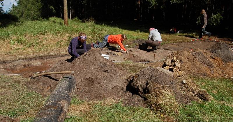 Archeologové zkoumají pozůstatky železné opony 