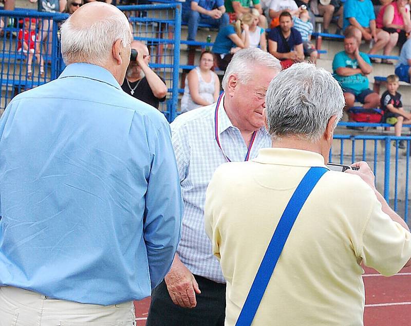 Ku příležitosti oslav postupu FK Tachov do třetí ligy se vzpomínalo. 