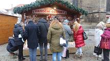 Poslední sobota před vánočními svátky. Adventní a farmářské trhy na plzeňském náměstí a odpoledne v nákupním centru Olympie.