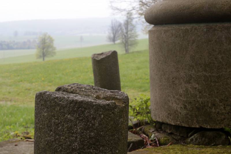 Slavnost předání symbolického šeku u Böttgerova památníků.