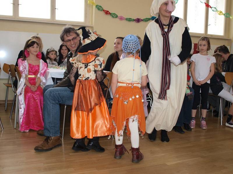 Aulu plánské základní školy na náměstí zaplnily děti