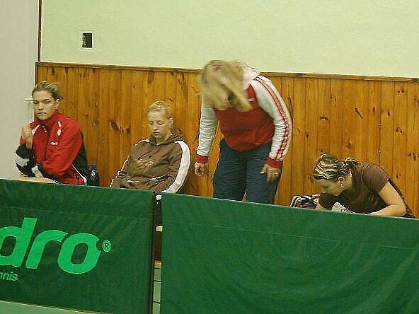 Stolní tenis – extraliga žen: S. Bor TeVo Caesar – ČSAD Hodonín A 0:10 (3:30)