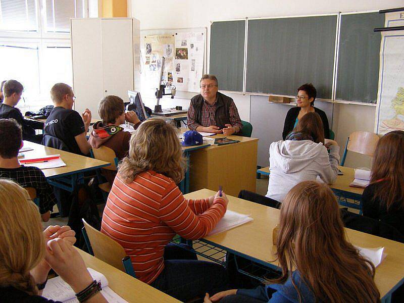 Němečtí studenti se spolu se stříbrskými žáky zapojili do výuky na na gymnáziu. 