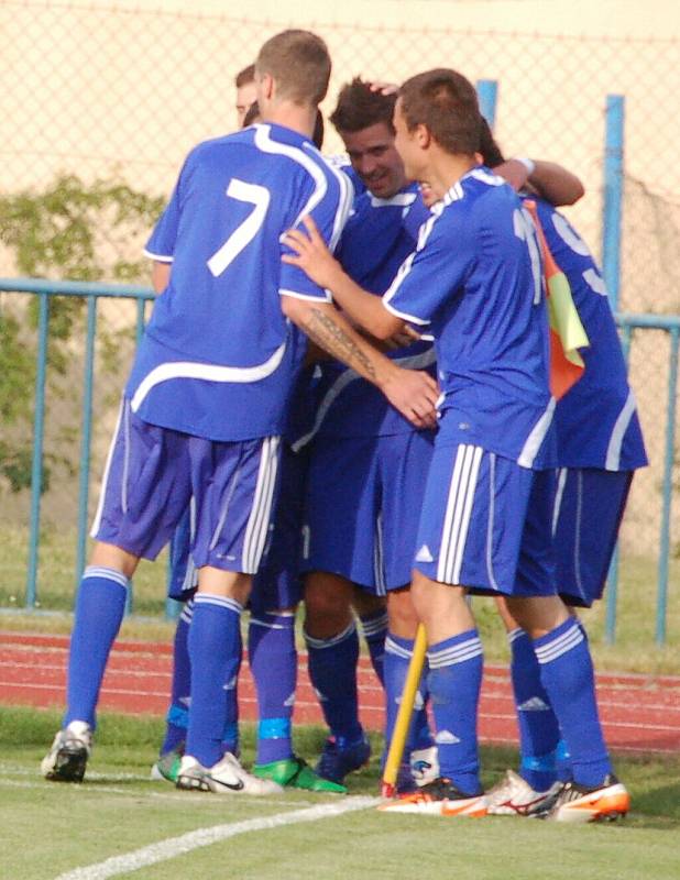 Fotbal – divize: FK Tachov – SK Benešov 2:1