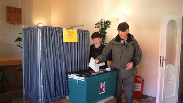 Z volební místnosti v Přimdě