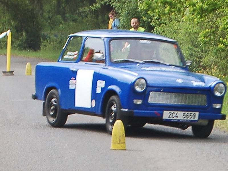 Sraz Automotoklubu Trabant Plzeň v Butově na Hracholuské přehradě.