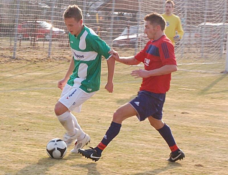  Mužstvo Sparty Dlouhý Újezd si v 1. A třídě „vyšláplo“ na favorizovanou Sušici a vyhrálo 2:0.