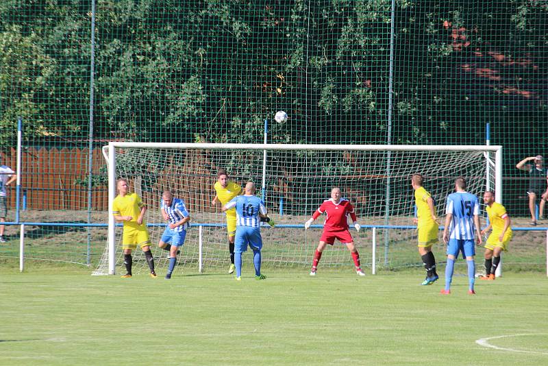 FK Staňkov (modrobílé dresy) - Baník Stříbro 0:7 (0:2)