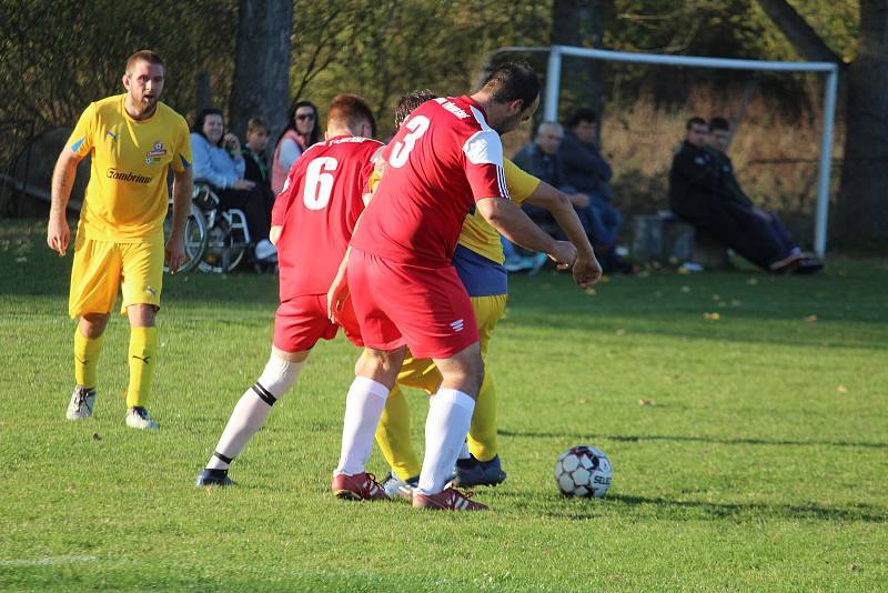 Jiskra Třemešné (v červeném) - Čechie Halže (ve žlutém) 3:1 (0:1).