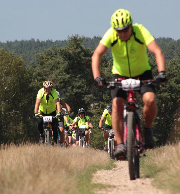 Z cyklistické soutěže v okolí Pirku.