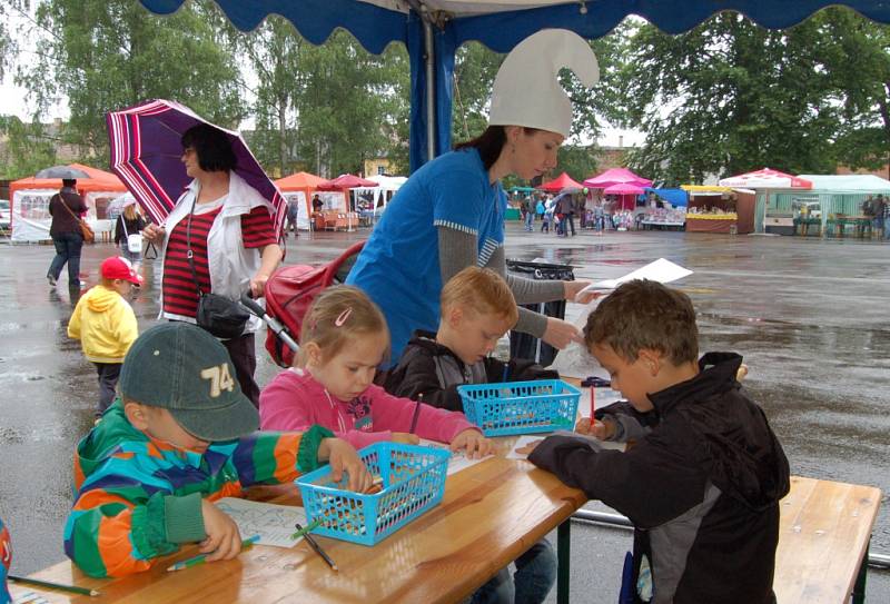 Chodské Svatojánské zámecké slavnosti a Mistrovství světa v koulení pivních sudů.