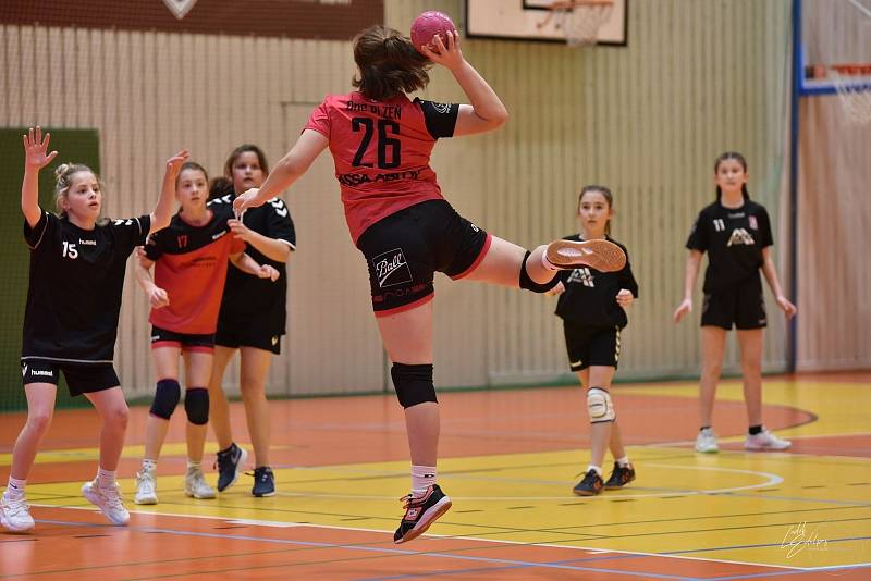 Tachov (v černém) - DHC Plzeň B.