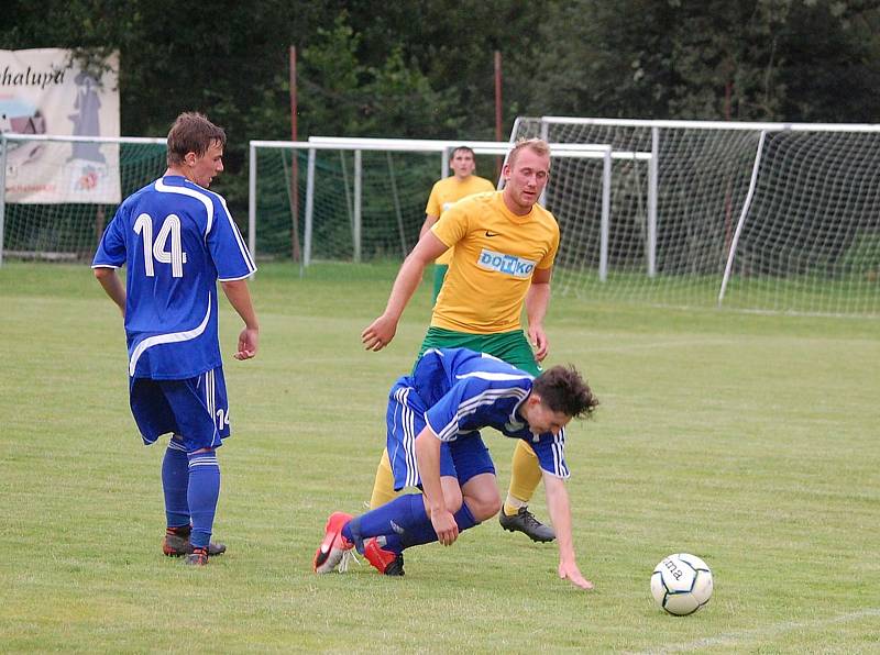 Tlumačov - Tachov (v modrém).