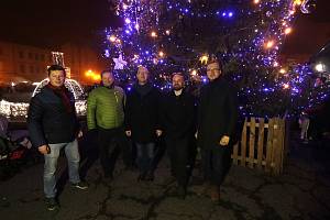 Slavnostní rozsvícení vánočního stromu v Tachově v roce 2022.