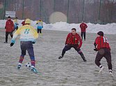 Na umělé trávě v Tachově se o víkendu hrálo další kolo zimního turnaje Gleixner cup 