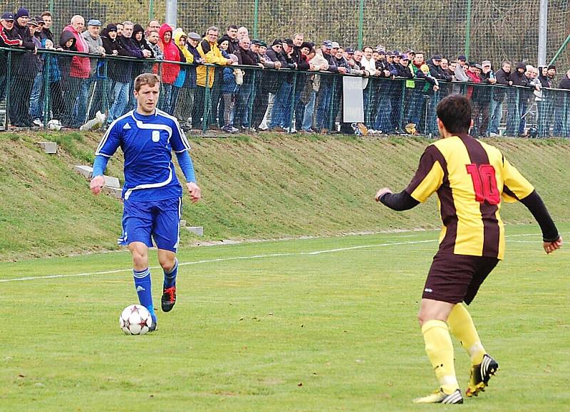 Fotbalová divize: Poslední zápas podzimu mezi FK Tachov a ZVVZ Milevsko skončil 1:0.