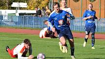 Fotbalisté FK Tachov (na snímku fotbalisté v modrých dresech).