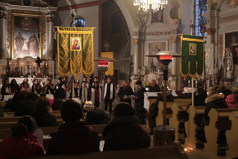 Lidé si přišli do kostela zazpívat i poslechnout dětský sbor