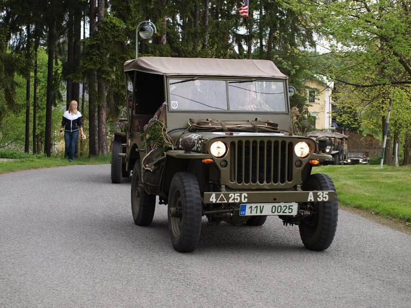 Do lázní opět přijela US Army. Nechyběl ani dixieland