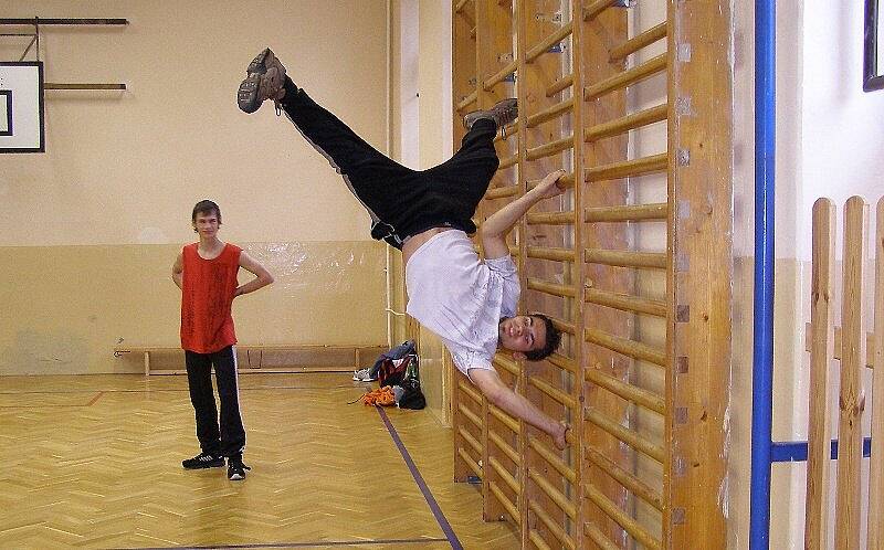 Ve Stříbře je skupinka nadšenců, která se věnuje sportu nesportu Le parkouru a Free Runningu 