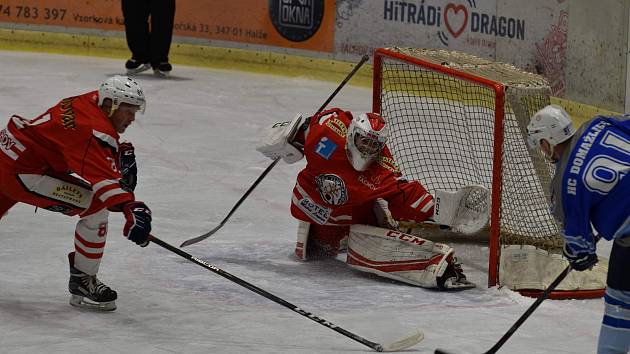 Brankář Jakub Chlad odchytal v uplynulé sezoně za HC Tachov v krajské lize 230 minut.