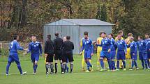 Tatran Chodov (ve žlutém) - TJ Chodský Újezd (v modrém) 2:2 (2:0), PK 3:4.