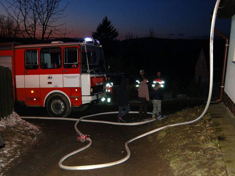 Požár rodinného domku v Hošťce.