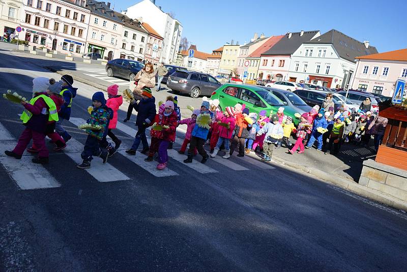 V mateřských školách v Tachově přivítali jaro.