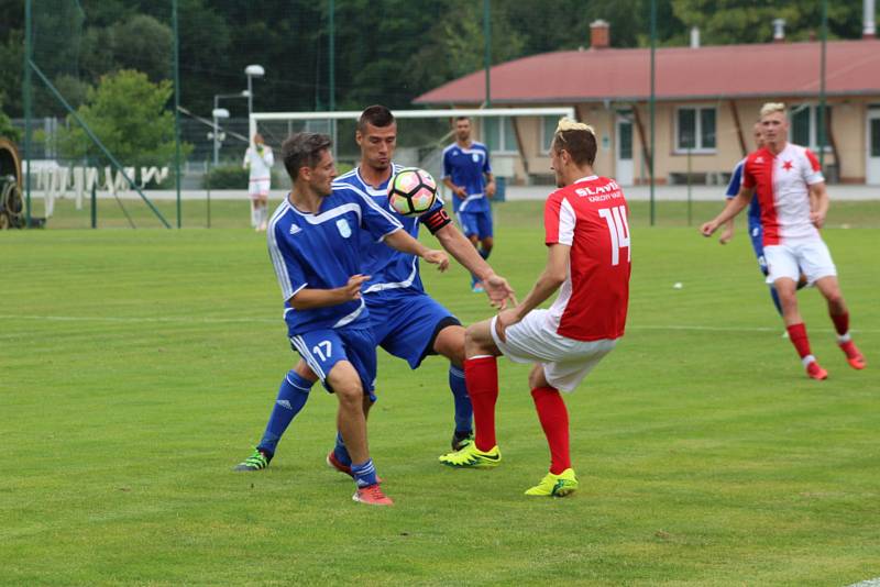 Z utkání FK Tachov - Slavia Karlovy Vary