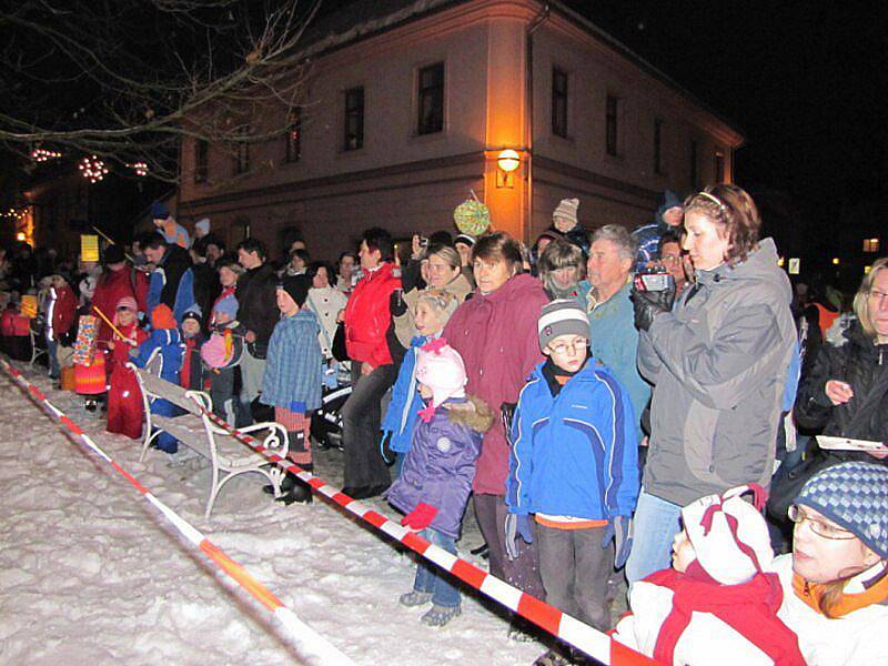Dům dětí a mládeže ve Stříbře uspořádal lampiónový průvod.