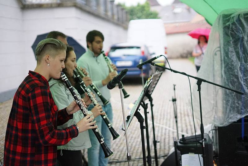 Na Základní umělecké škole v Tachově se uskutečnil druhý ročník ZUŠ Open.