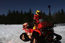 Horští záchranáři Mountain Rangers drželi pravidelnou službu i v noci na Nový rok.